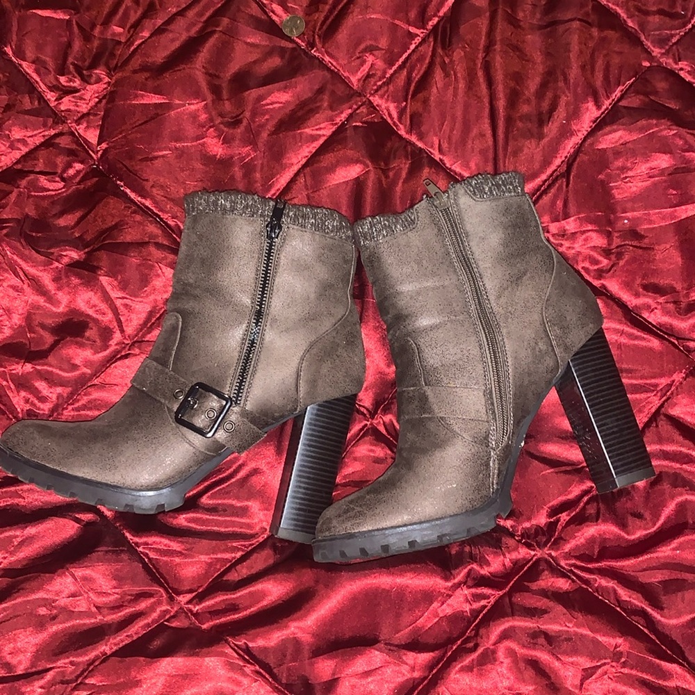 Women’s comfortable Bootie
